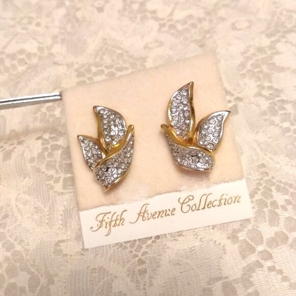 Vintage White Clear Cubic Zirconia Gold Tone Earrings Non-Pierced Clip Earrings - Picture 6 of 9